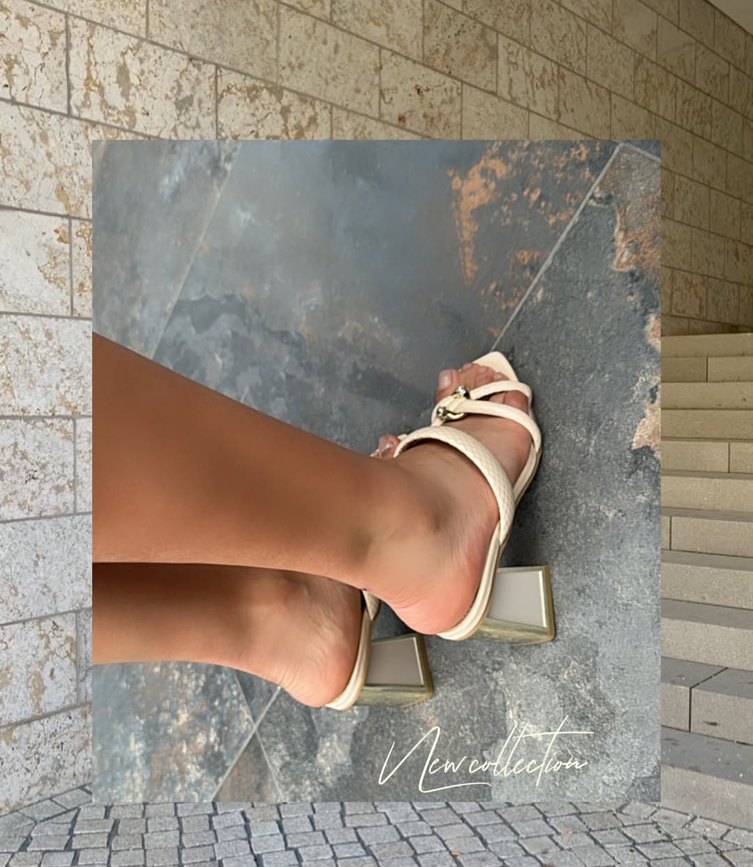 Elegancia nude con tiras trenzadas y detalle dorado. ¡El toque sofisticado para tu look!